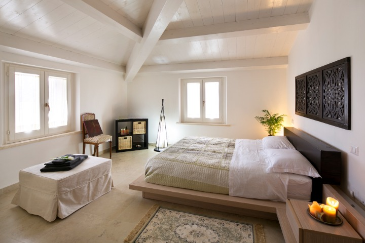 Suite ampia con arredamento elegante